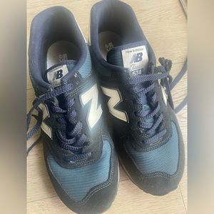 Men’s New Balance 574 Classic size 10. Black/blue/white.